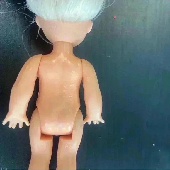 1996 Mattel Blonde Girl Doll Posable Squirts Water - Picture 5 of 6